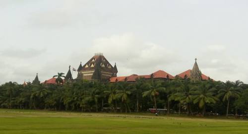 Loya Death Case-Bombay lawyers association pleads SC to recall