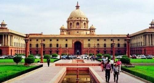 WHEN ENTERED INTO FULL TIME SALARIED EMPLOYMENT, ADVOCATE LOSES RIGHT TO PRACTICE: Allahabad High Court